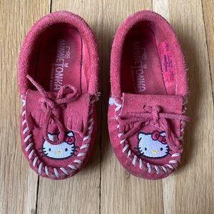 Minnetonka toddler Hello Kitty Pink Moccasins Slip On Shoes